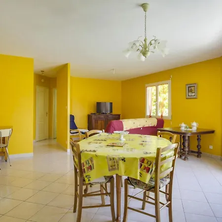 Maison Moderne A Bourg, 4 Pers., Pres Du Centre-ville, Grand Terrain - Fr-1-521-131 بيت للعطل